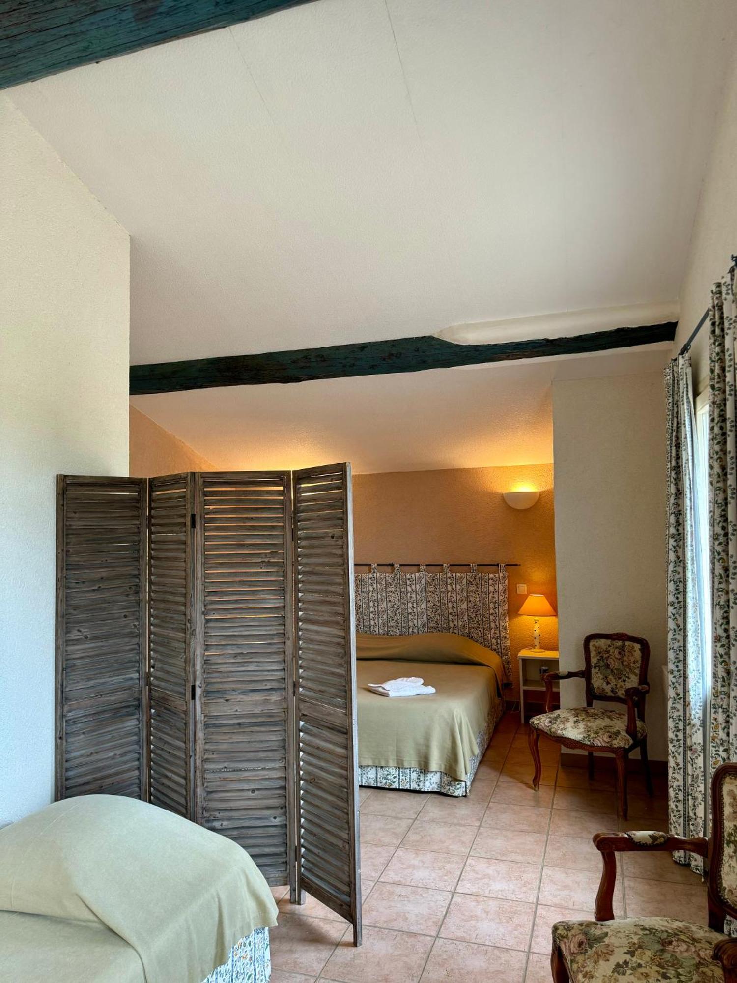 Hotel Mas Du Grand Peloux Port-Saint-Louis-du-Rhône Habitación foto